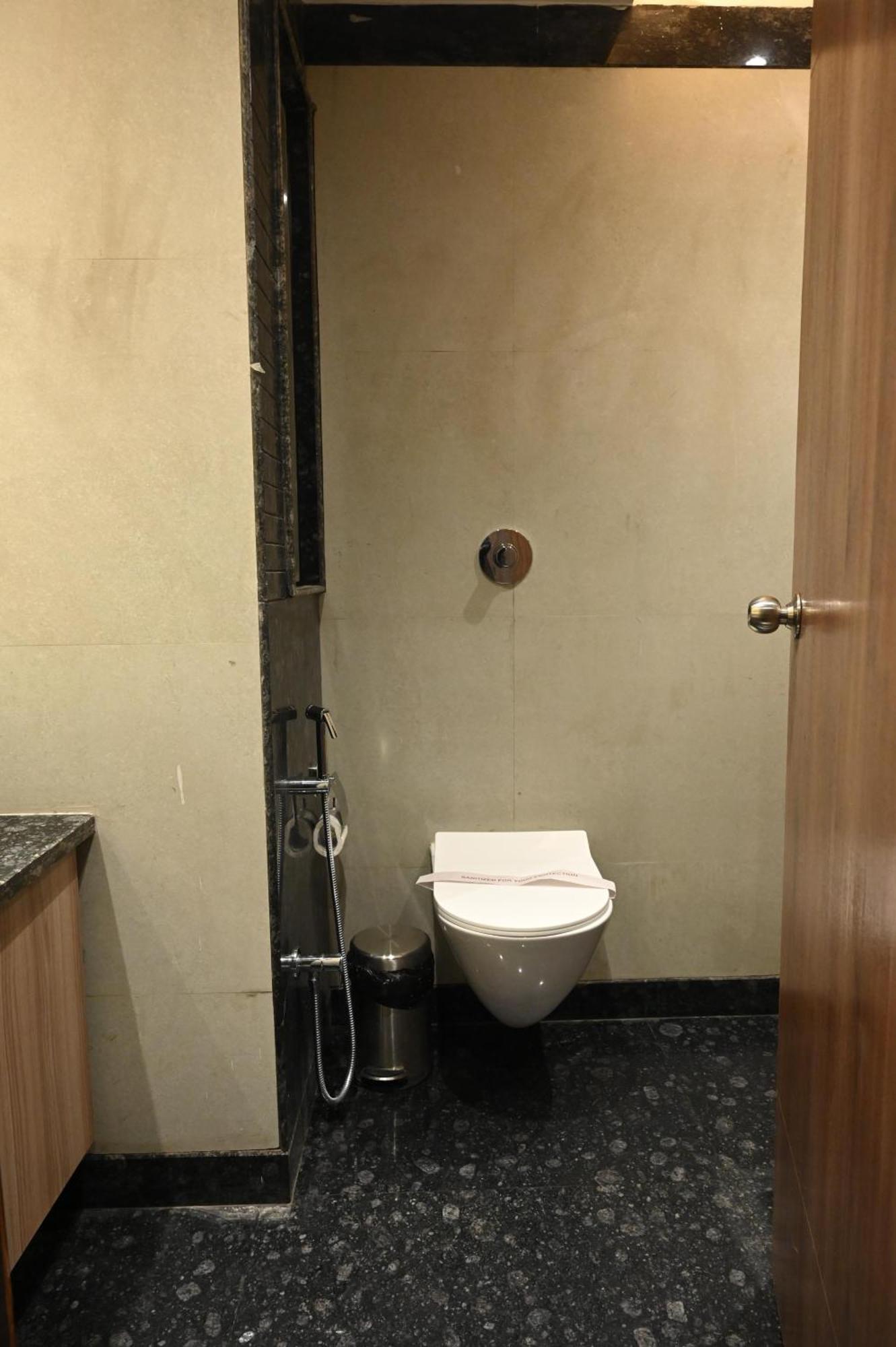 Hotel Sainik Grand バラナシ エクステリア 写真